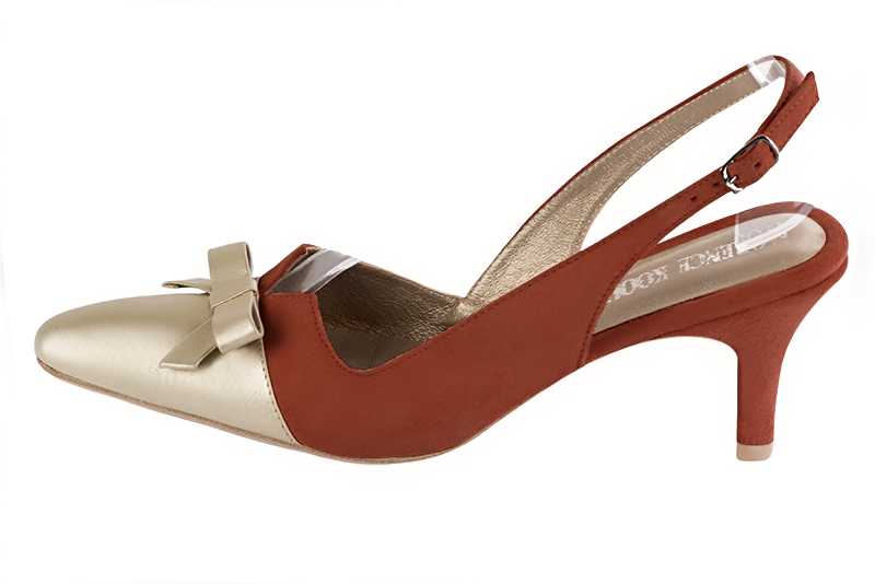 Gold and terracotta orange women's open back shoes, with a knot. Tapered toe. Medium slim heel. Profile view - Florence KOOIJMAN